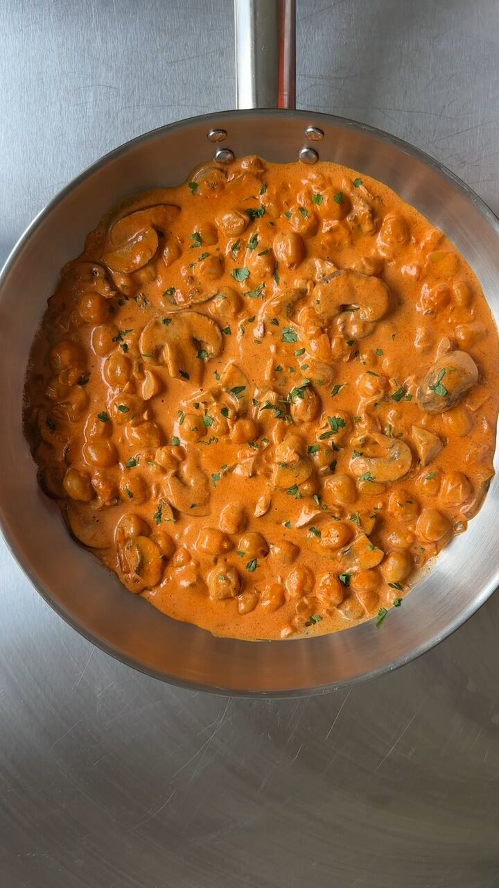 chickpea-mushroom-stroganoff-carole-food